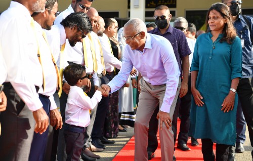 Midhiya 4 aharun Dhivehi dhaulathuge hingun heyo verikamuge misraabah badhalu kurevijje: Raees