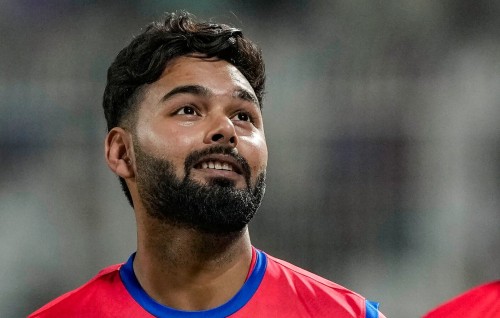 IPL thaareehugai emme agubodu kulhuntheriyakah Rishabh Pant