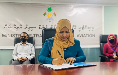 Raajjey gai furathama faharah madhanee vaige dhathuru fathuruge siyaasatheh ekulavaalaifi