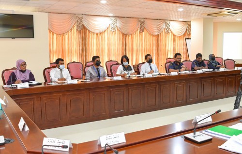 Hashi vihkkun fadha kukkurumuge beynumah bidheyseen dhivehinnaa kaiveni kuraa massala Committee ah