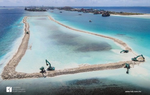 Rishvathah 1 million rufiyaa nagai, vagah bimeh vikki HDC muvazzafaku suspend kohfi