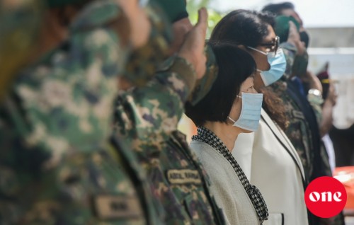 #OnePhoto: Japan in raajje ah oil spill prevention saamaanu hadhiyaakurun