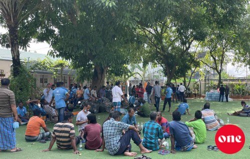 Alifaanuge haadhisaa: Haalugai jehunu bidheysee farukolhufuttah