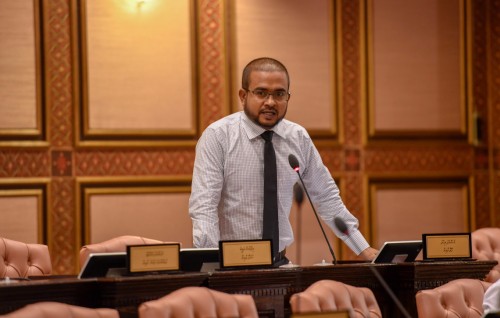 Miadhu Resort thakakee jaleh noon: Member Nihad