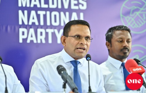 Rayyithunge salaamathah nurahkaatheri meehun mujuthama ah dhoovefai thibegen nuvaane: Nazim