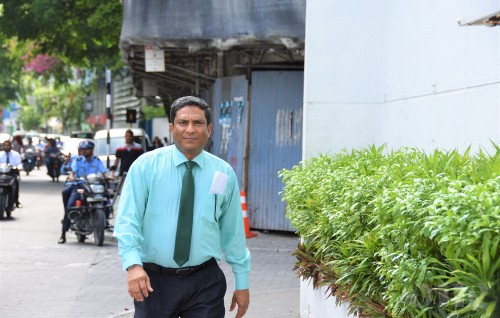 Hiyaanaathuge listugai nan himanaafaivanee aburu kathilai aniyaa dhinumah: Saudhullah