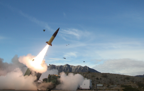 America inn dhin dhiguraasthaa missile beynunkohggen Ukrain inn Russia ah hamalaa dheefi