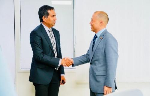 Viyafaaree ge mashvaraa thakah Minister Saeed America ah