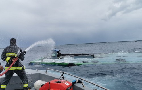 Roave adiyah dhiya dhoani ge baithah oyaa dhaathee samaaluvaan edhijje