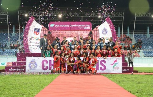 Bangladesh in furathama faharah anhen SAFF championship kaamiyaabu koffi