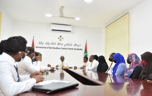 Fashaafai huri mashroouthah kuriah oiy 2 aharuge thereygai ninmumah masahkaiy kuraanan: Raees