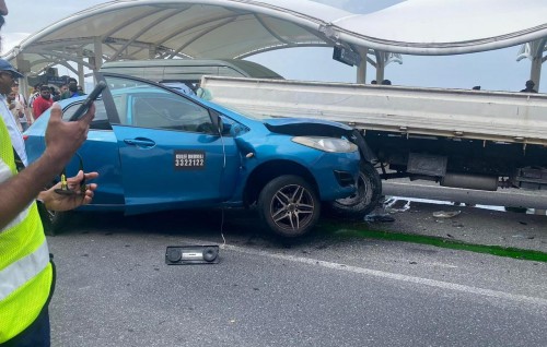 VIA gai pickup akaai car eh accident eh, car driver ah faruvaadhenee
