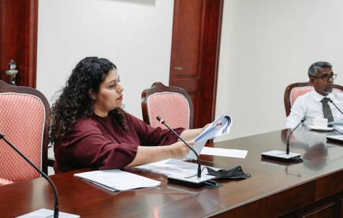 Meehun traffic koggen hoadhaa mudhalaai faisaa, dhaulathah negeygothah Majlis inn faaskoffi