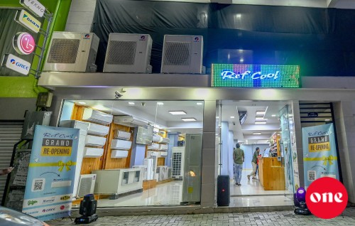 Ref cool in AC thakah haassa showroom eh hulhuvaifi