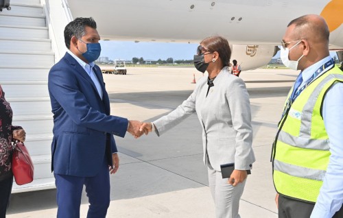 UAE ah kurehvi dhathurufulhah fahu Naib Raees Raajje vadaigenfi