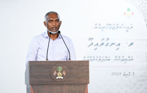 R. Atoll ge dhekunugai tharaggee kuraa airport akee rayyithun edhey kahala airport akah hadhaidheynan: Raees