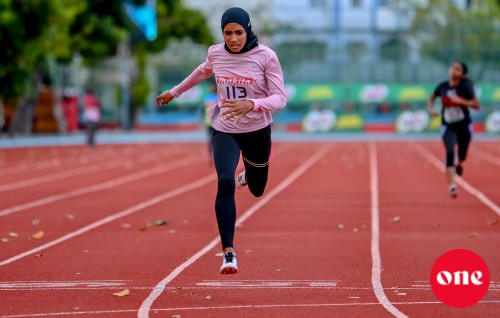 Commonwealth games: Anhenunge 100 meter ge gaumee record Himna muguraalaifi