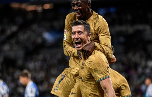 Lewandowski ge 2 goal aaeku Barca ah bodu molheh
