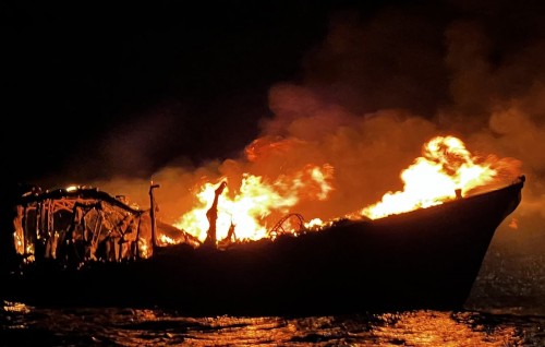 Aagala boat andhai alhiyah: Kandumathi negi 14 meehun Muli ah, gehllunu meehaa adhives nufeney