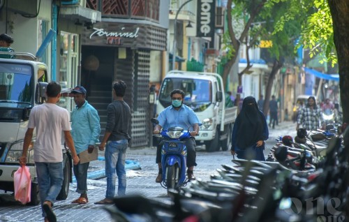 14 in isolation with symptoms after direct contact with the first case in Male’