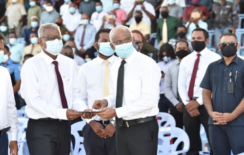 L. Gamuge current eh viuga akun gulhaalai, sarahahdhee engine ge akun current foarukohdheyn fashaifi