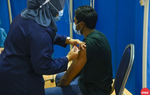 Pfizer in 300,000 dose vaccine gannaee, anna mahuge therey gai liben fashaane
