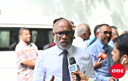 Vazeerunnah ruhun nudheefi nama, anehkaa ves hama e beyfulhun e magaamah ayyan kureveyne: Abdul Raheem