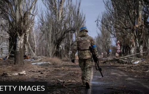 Adhuge dhuniye: Russia aai Ukraine ah Bakhmut muhimmu vanee keevve?