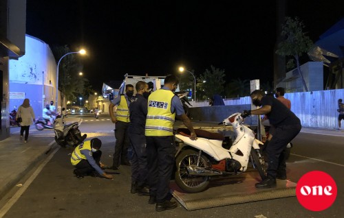 Dhe cycle eh jehi hin'gi accident ehgai meehakah aniyaa vejje   