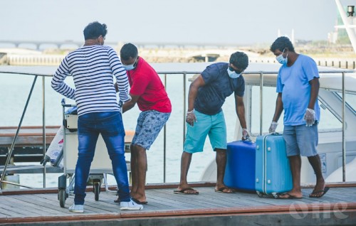 Raajje aai Cochin aa dhemedhu ferry ge hidhumaiy dhethin mahehgge thereygai fashanee