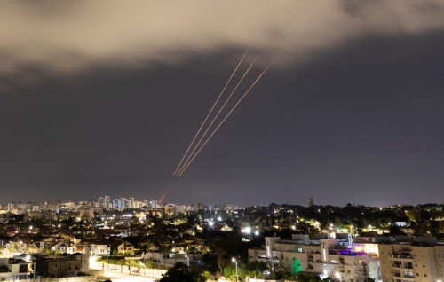 Iran inn Israel ah misile hamalaa thakeh, hypersonic misile thah ves beynunkuri!
