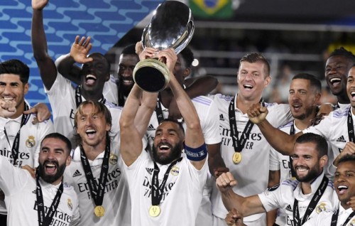 Real inn 5 vana faharah Super Cup kaamiyaabu koffi