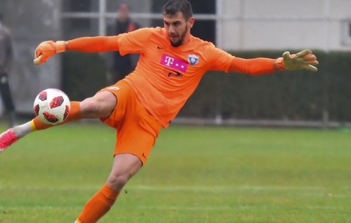 Maziya ah Europe ge league thakugai kulhefaivaa thajuribaakaaru Goalkeeper eh