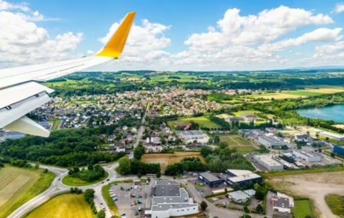 Thin gaumakah nisbaivaa bainalaguvaamee Airport France gai