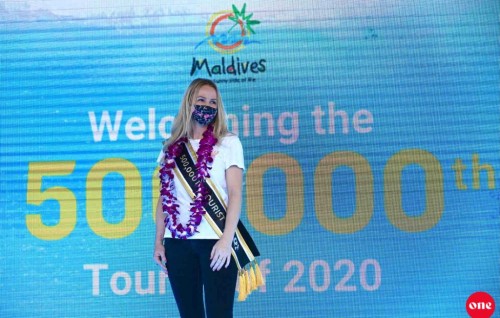 Government target reached with 500,000th tourist
