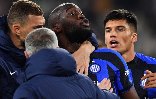 Lukaku aa naslee gothun dhimaakurun: 