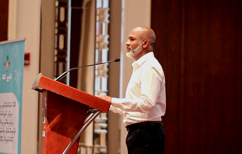 Raajjeyn buyrun kiyavaigen enburi gaumah hidhumaiy kuran aumakee fahurakah hadhan jehey: Shafeeu