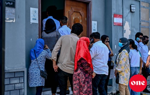 Midhiya mahu 153 kaiveni, 102 vari