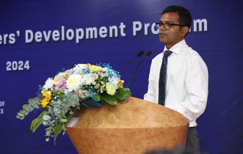 Massaikathuge maahaulugai ekaku enakakah ithubaaru nukuraa nama kohdheveyne hidhumatheh noanaane: Fahmy