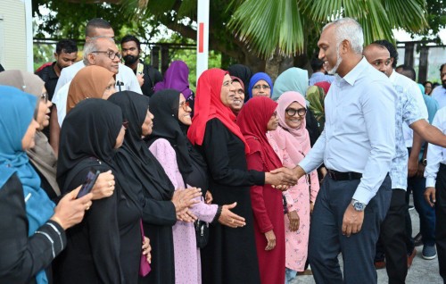 President arrives in Addu City on unofficial visit