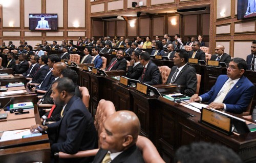 Majilis ah ithuruvaa 6 gondi aa eku 93 dhaairaa kanda alhaafaivaa goiy aanmu kohfi
