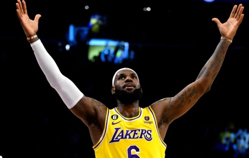 LeBron James, NBA ge 39 aharuvee point record muguraalaifi