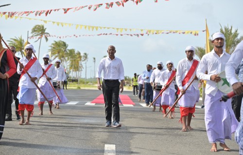 Mi dhauru nimumuge kurin ithuru 5 airport ge massaikai fashaanan: Raees