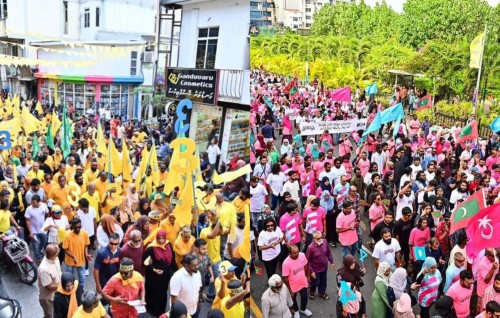 2 candidates ves campaign ninmaalaifi, vote lun fesheynee maadhamaa hedhunu 8 jahaairu