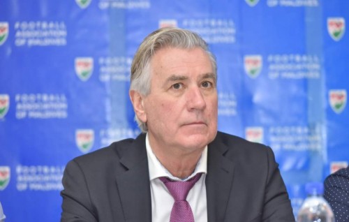 Rene Hiddink ah 2.9 million rufiyyaa dhakkan FAM ah angaifi