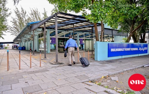 Launch ferry thakah Hulhumale' terminal aai Henveiru terminal hulhuvaalanee