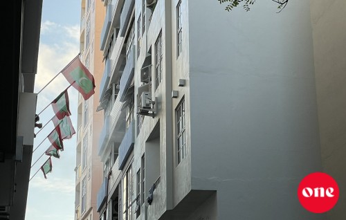 Rozaina dhiriulhuvvaa geygai alifaan roavejje