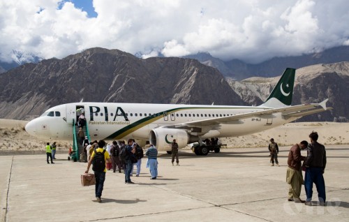 Pakistan airline under fire over fake pilot licence scandal