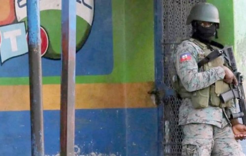 Haiti ge gang thakun egaumuge mai airport hisoaru kuran masahkkai kuranee