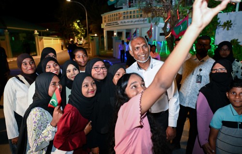 Enme iss eh siyaasathakee anhen dhareennah furusathu thah fahikohddhinun: Raees